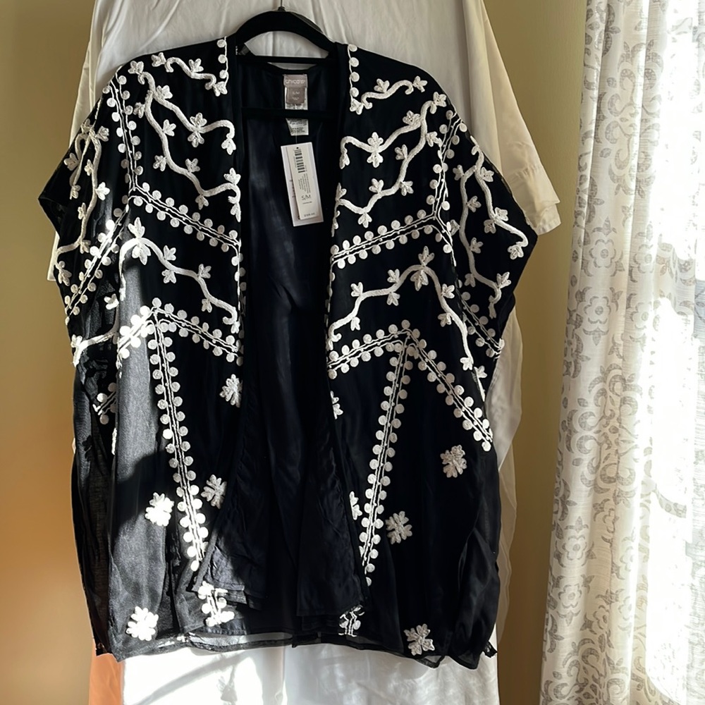 NWT Chico’s Black and White Embroidered Kimono